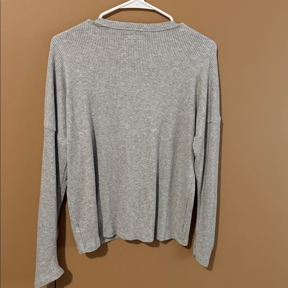 Michael Lauren Gray Henley - Picture 6 of 7